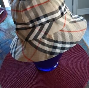 Burberry bucket hat